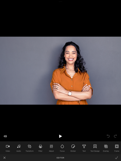 Video of a smiling actress in the Casting Networks app.